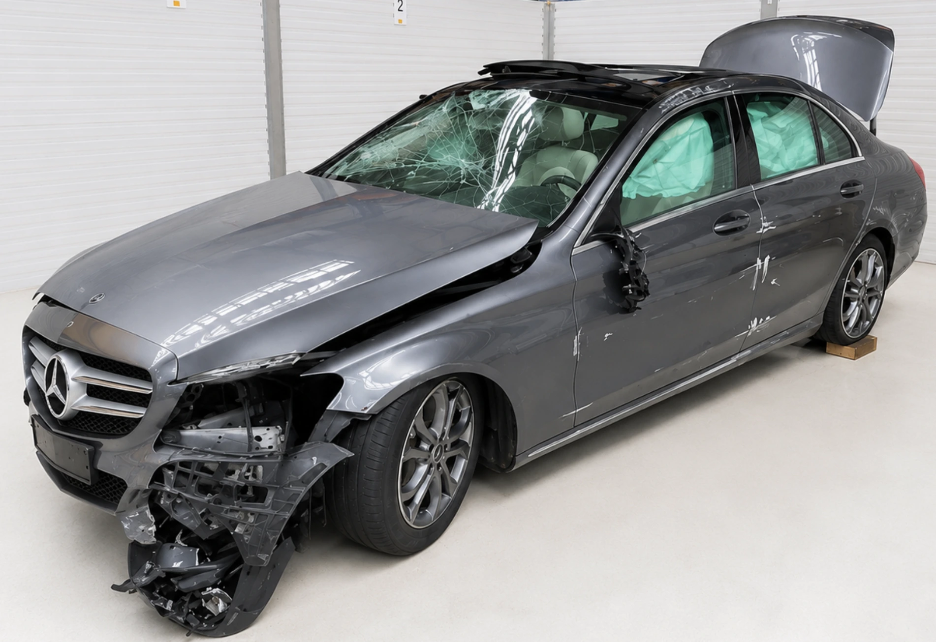 Unfallfahrzeug Gesamtansicht